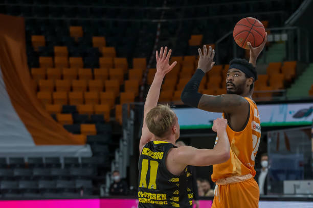 许多城市的 许多城市的