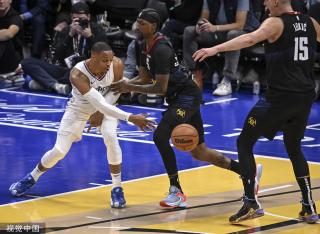 我们期待她 我们期待她