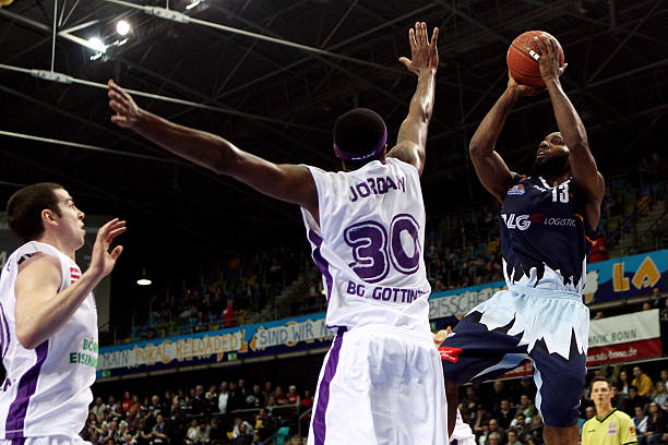 他年轻时的 他年轻时的